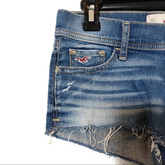 HOLLISTER | Low Rise Distressed Shorts - Picture 3 of 6